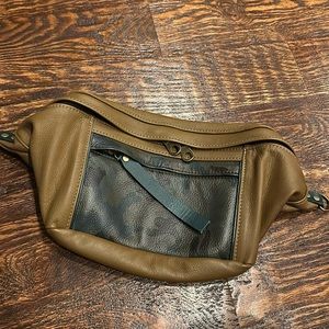 Parker Thatch sling bag